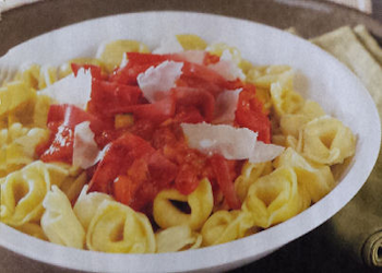 Hoofdgerechten-pasta-Tortellini-met-chorizo-en-mediterrane-groenten